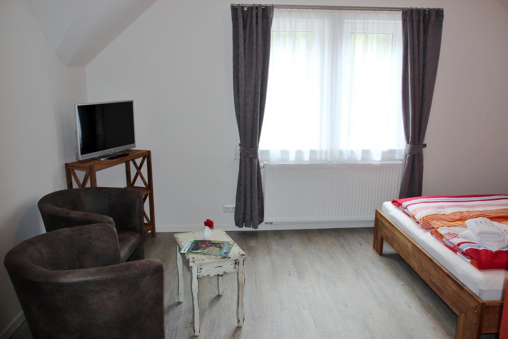 Haus Im Donautal Hotel บอยรอน ภายนอก รูปภาพ