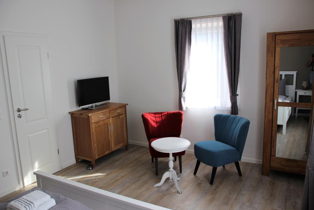 Haus Im Donautal Hotel บอยรอน ภายนอก รูปภาพ